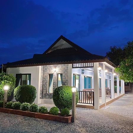 Sanaepatan Home Resort - เสน่ห์ป่าตาล โฮม รีสอร์ต Ban Buak Khang Luaran gambar