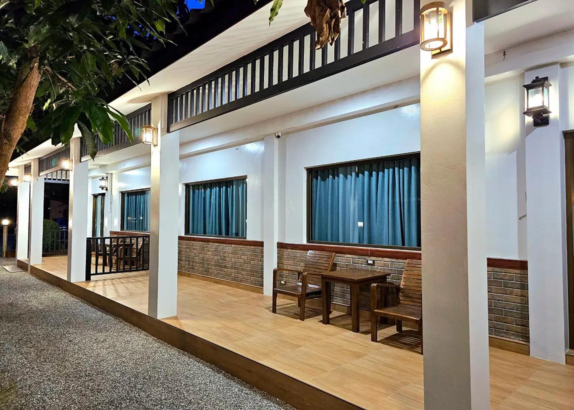Sanaepatan Home Resort - เสน่ห์ป่าตาล โฮม รีสอร์ต Ban Buak Khang Luaran gambar